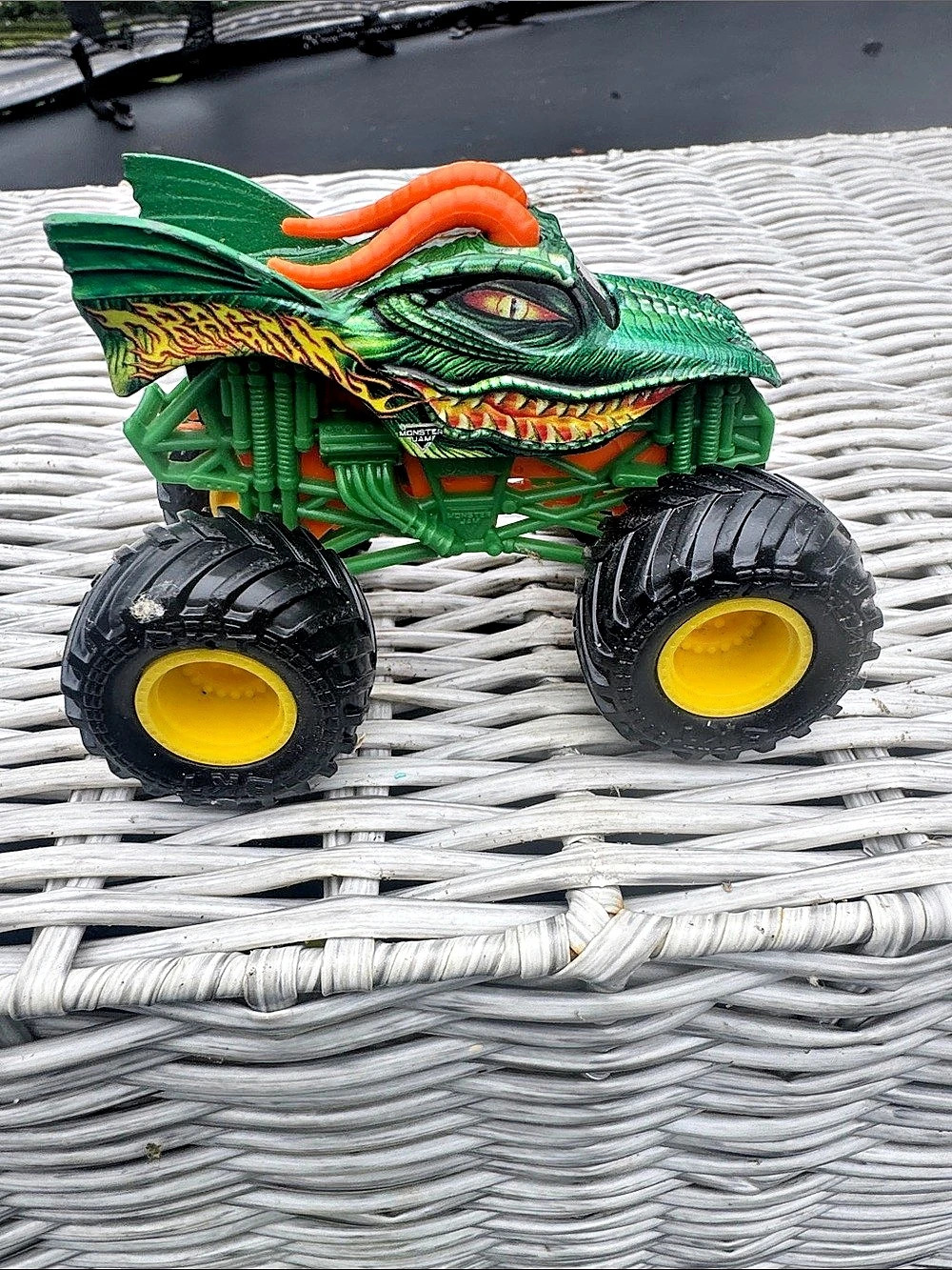 Hot Wheels Monster Jam Dragon Monster Truck Green